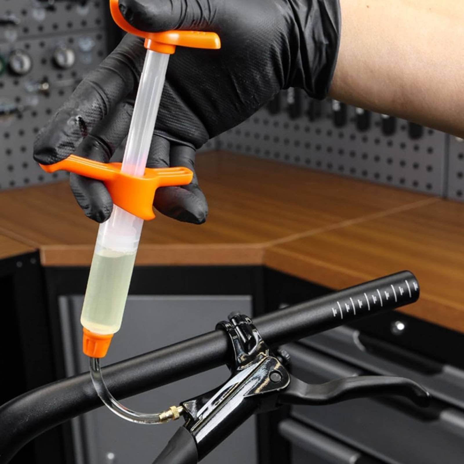 طقم تنظيف الفرامل الهيدروليكية - مراجعة Hydraulic Brake Bleed وسعره