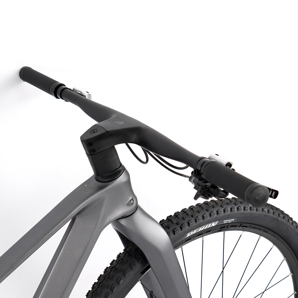 دراجة جبلية كربونية فاخرة مع 1 - مراجعة Mountain Biking Gear وسعره